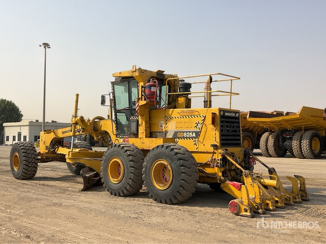 2011 Komatsu GD825A-2 Motor Grader - Szárzúzó/ Mulcsozó: 4 kép. 2011 Komatsu GD825A-2 Motor Grader - Szárzúzó/ Mulcsozó: 4 kép.