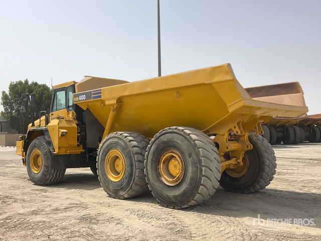 2011 Komatsu HM400-2 - Csuklós dömper: 3 kép. 2011 Komatsu HM400-2 - Csuklós dömper: 3 kép.