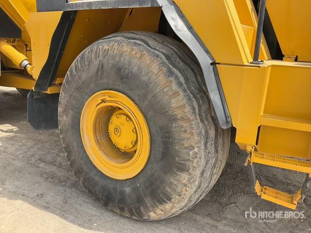 2011 Komatsu HM400-2 - Csuklós dömper: 5 kép. 2011 Komatsu HM400-2 - Csuklós dömper: 5 kép.