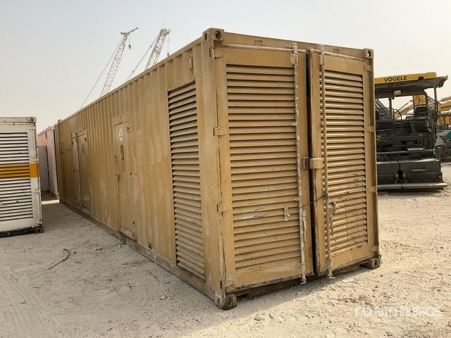 2011 Perkins 1000 kVA Containerized Generator Set - Áramfejlesztő: 2 kép. 2011 Perkins 1000 kVA Containerized Generator Set - Áramfejlesztő: 2 kép.