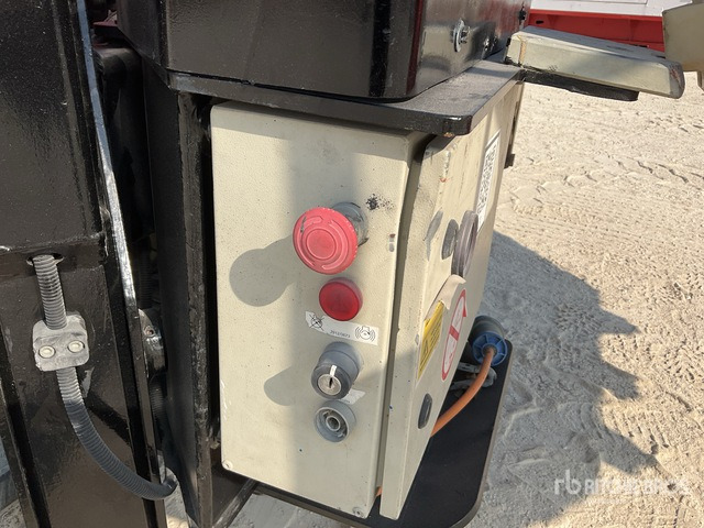 2011 Teupen LEO 18 GT Crawler Electric Articulating Boom Lift - Személyemelő: 4 kép. 2011 Teupen LEO 18 GT Crawler Electric Articulating Boom Lift - Személyemelő: 4 kép.