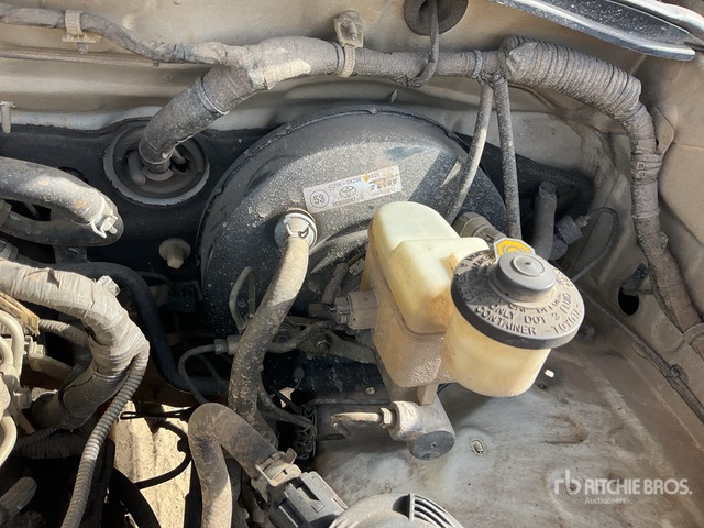 2011 Toyota Hilux 4x4 Crew Cab Pickup - Pickup: 4 kép. 2011 Toyota Hilux 4x4 Crew Cab Pickup - Pickup: 4 kép.