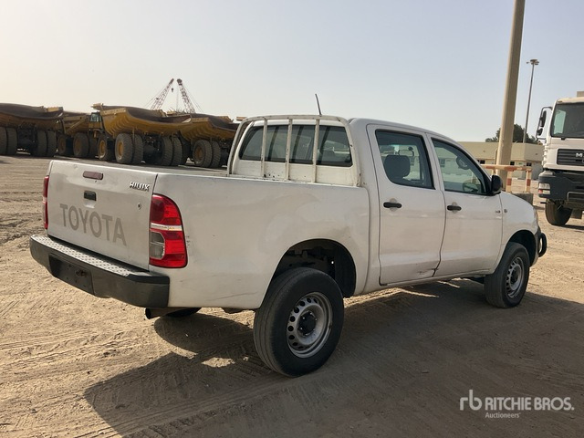 2011 Toyota Hilux 4x4 Crew Cab Pickup - Pickup: 3 kép. 2011 Toyota Hilux 4x4 Crew Cab Pickup - Pickup: 3 kép.