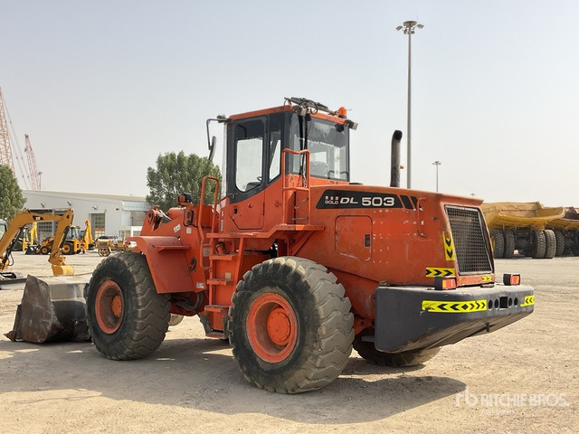2012 Doosan DL503 Gold - Gumikerekes homlokrakodó: 4 kép. 2012 Doosan DL503 Gold - Gumikerekes homlokrakodó: 4 kép.