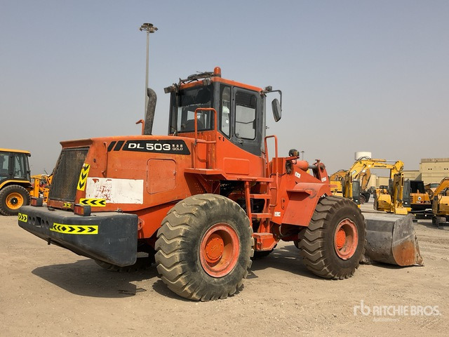 2012 Doosan DL503 Gold - Gumikerekes homlokrakodó: 3 kép. 2012 Doosan DL503 Gold - Gumikerekes homlokrakodó: 3 kép.