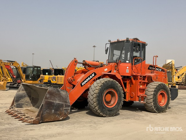 2012 Doosan DL503 Gold - Gumikerekes homlokrakodó: 1 kép. 2012 Doosan DL503 Gold - Gumikerekes homlokrakodó: 1 kép.