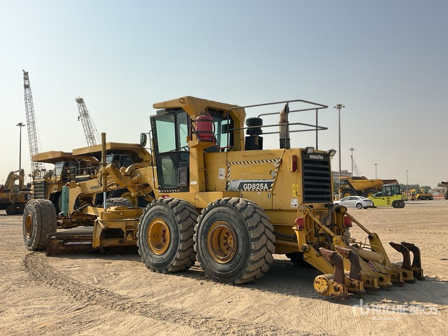 2012 Komatsu GD825A-2 Motor Grader - Gréder: 3 kép. 2012 Komatsu GD825A-2 Motor Grader - Gréder: 3 kép.