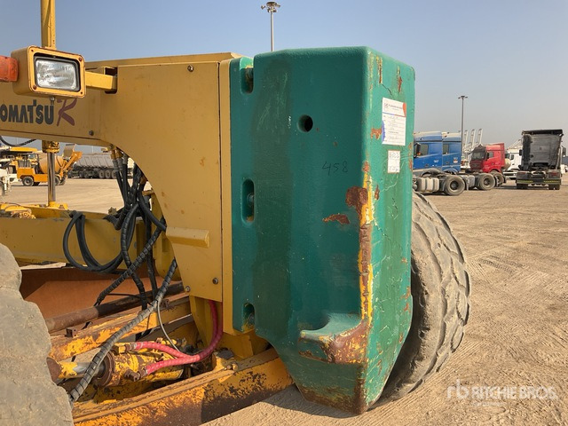 2012 Komatsu GD825A-2 Motor Grader - Gréder: 5 kép. 2012 Komatsu GD825A-2 Motor Grader - Gréder: 5 kép.