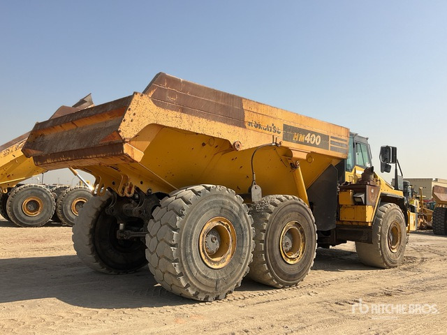 2012 Komatsu HM400-2R Articulated Dump Truck - Csuklós dömper: 3 kép. 2012 Komatsu HM400-2R Articulated Dump Truck - Csuklós dömper: 3 kép.