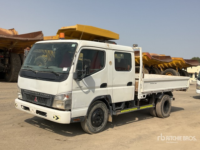 2012 Mitsubishi Canter 4x2 Crew Cab Flatbed Truck - Platós teherautó: 2 kép. 2012 Mitsubishi Canter 4x2 Crew Cab Flatbed Truck - Platós teherautó: 2 kép.