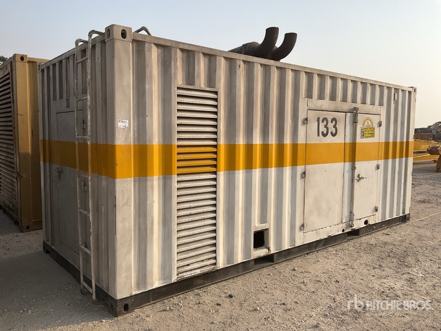 2012 Perkins 1000 kVA Containerized (Inoperable) Generator Set - Áramfejlesztő: 3 kép. 2012 Perkins 1000 kVA Containerized (Inoperable) Generator Set - Áramfejlesztő: 3 kép.