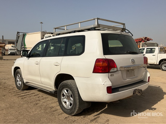 2012 Toyota Land Cruiser GX 200L 4x4 SUV - Terepjáró/ SUV: 2 kép. 2012 Toyota Land Cruiser GX 200L 4x4 SUV - Terepjáró/ SUV: 2 kép.