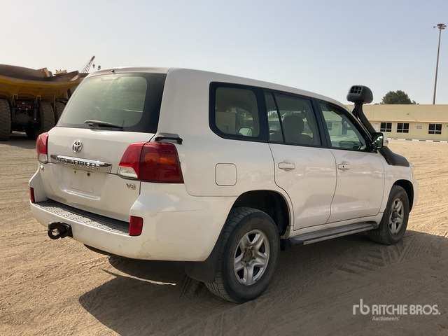 2012 Toyota Land Cruiser GX 200L 4x4 SUV - Terepjáró/ SUV: 3 kép. 2012 Toyota Land Cruiser GX 200L 4x4 SUV - Terepjáró/ SUV: 3 kép.