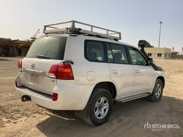 2012 Toyota Land Cruiser GX 200L 4x4 SUV - Terepjáró/ SUV: 3 kép. 2012 Toyota Land Cruiser GX 200L 4x4 SUV - Terepjáró/ SUV: 3 kép.