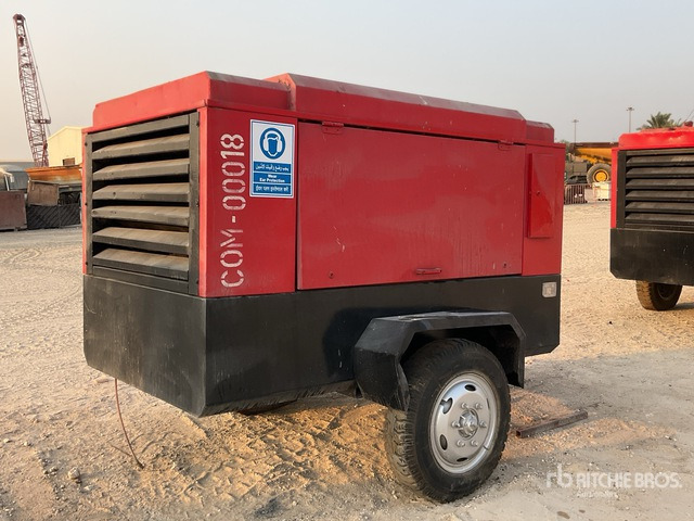 2014 Chicago Pneumatic CPS 275 Mobile Air Compressor - Légkompresszor: 3 kép. 2014 Chicago Pneumatic CPS 275 Mobile Air Compressor - Légkompresszor: 3 kép.