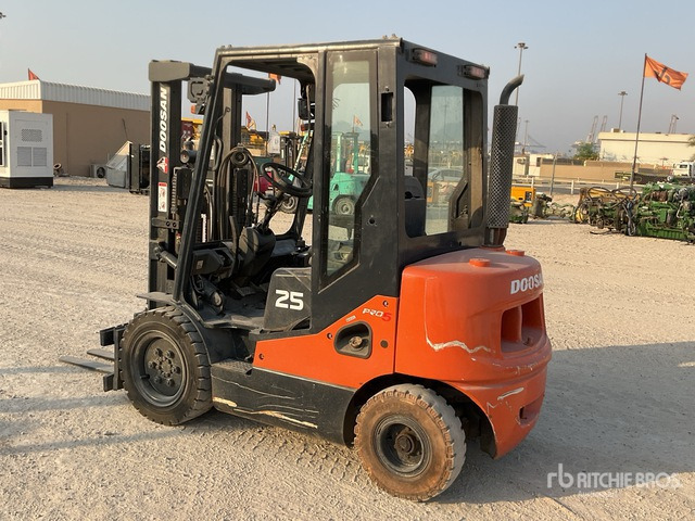 2014 Doosan D25S-2 2.5 ton Forklift - Dízel targonca: 5 kép. 2014 Doosan D25S-2 2.5 ton Forklift - Dízel targonca: 5 kép.