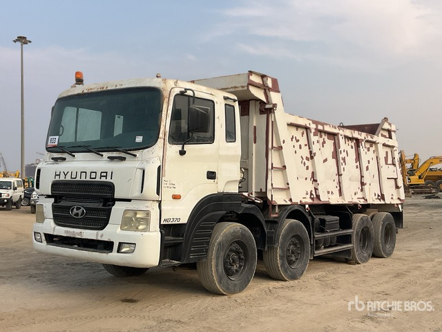 2014 Hyundai HD370 8x4 Twin-Steer Tri/A Dump Truck - Billenőplatós teherautó: 1 kép. 2014 Hyundai HD370 8x4 Twin-Steer Tri/A Dump Truck - Billenőplatós teherautó: 1 kép.