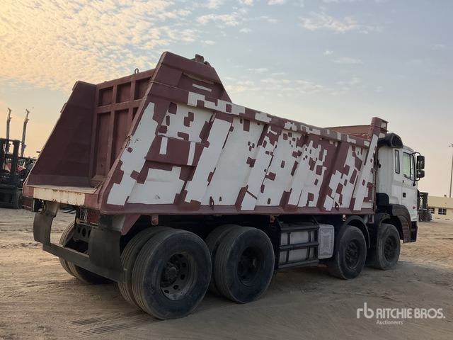 2014 Hyundai HD370 8x4 Twin-Steer Tri/A Dump Truck - Billenőplatós teherautó: 3 kép. 2014 Hyundai HD370 8x4 Twin-Steer Tri/A Dump Truck - Billenőplatós teherautó: 3 kép.