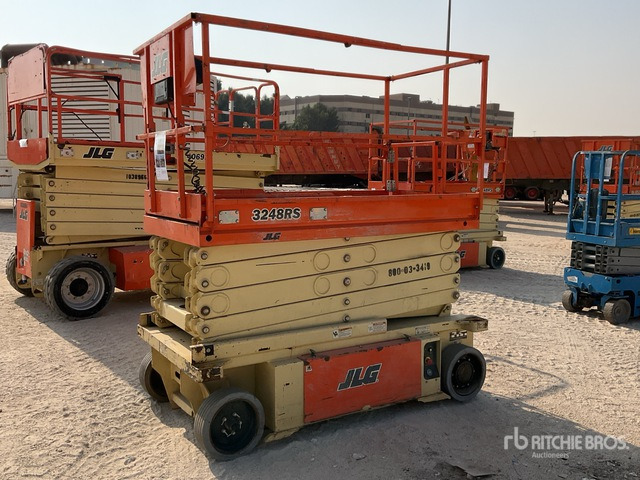 2014 JLG 3248RS Electric Scissor Lift - Ollós emelő: 2 kép. 2014 JLG 3248RS Electric Scissor Lift - Ollós emelő: 2 kép.