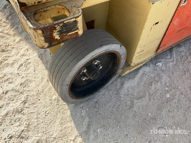 2014 JLG 3248RS Electric Scissor Lift - Ollós emelő: 4 kép. 2014 JLG 3248RS Electric Scissor Lift - Ollós emelő: 4 kép.