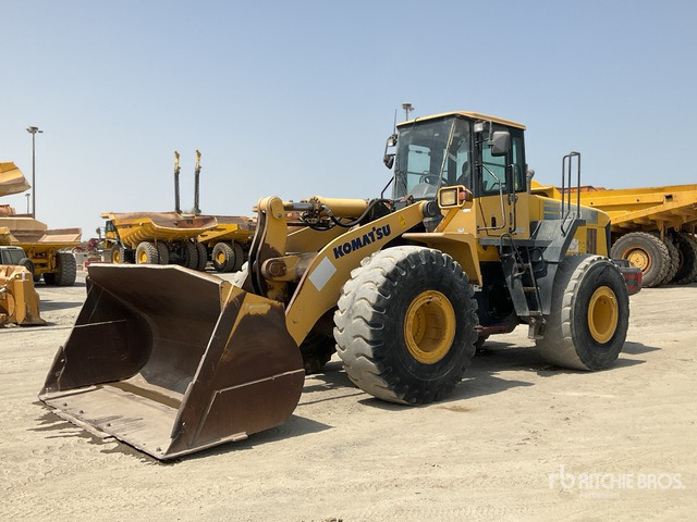 2014 Komatsu WA470-5 - Gumikerekes homlokrakodó: 2 kép. 2014 Komatsu WA470-5 - Gumikerekes homlokrakodó: 2 kép.
