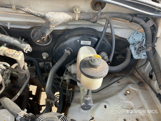 2014 Toyota Hilux 4x4 Crew Cab Pickup - Pickup: 4 kép. 2014 Toyota Hilux 4x4 Crew Cab Pickup - Pickup: 4 kép.