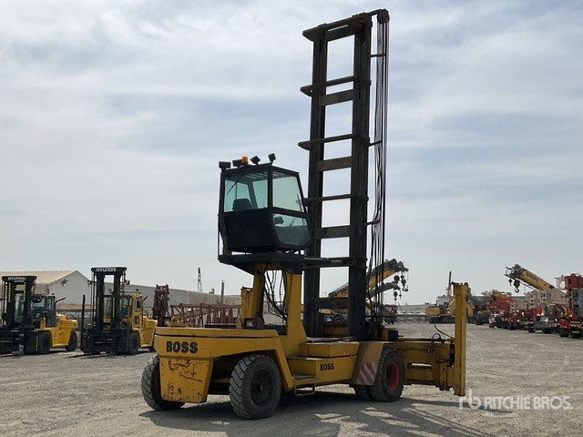 2015 Boss B6ECK Container Handler - Konténer targoncá: 4 kép. 2015 Boss B6ECK Container Handler - Konténer targoncá: 4 kép.
