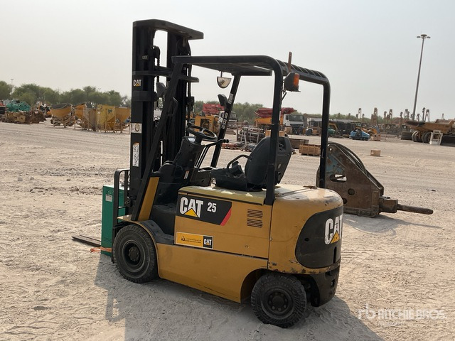2015 Cat EP25K-PAC 2.5 ton Electric Forklift - Elektromos targonca: 4 kép. 2015 Cat EP25K-PAC 2.5 ton Electric Forklift - Elektromos targonca: 4 kép.