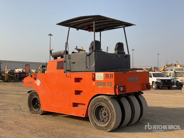 2015 Hamm GRW18 8 Wheel Pneumatic Roller - Pneumatikus henger: 4 kép. 2015 Hamm GRW18 8 Wheel Pneumatic Roller - Pneumatikus henger: 4 kép.