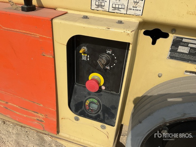 2015 JLG 3248RS Electric Scissor Lift - Ollós emelő: 5 kép. 2015 JLG 3248RS Electric Scissor Lift - Ollós emelő: 5 kép.