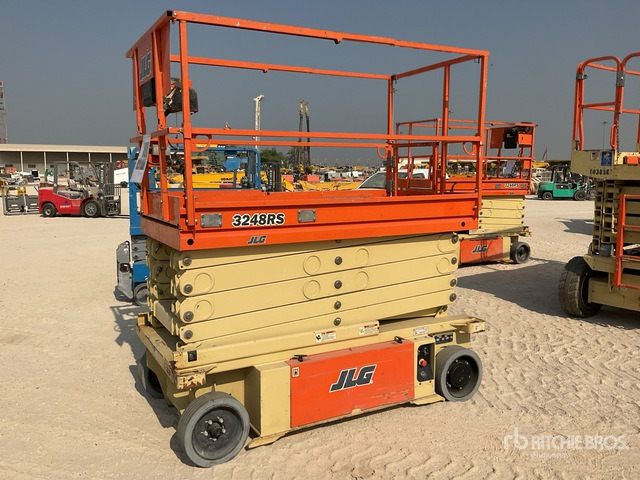 2015 JLG 3248RS Electric Scissor Lift - Ollós emelő: 2 kép. 2015 JLG 3248RS Electric Scissor Lift - Ollós emelő: 2 kép.
