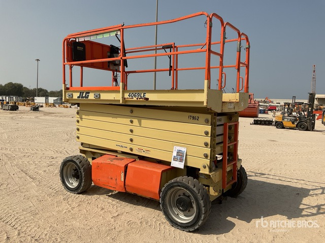 2015 JLG 4069LE Electric Scissor Lift - Ollós emelő: 4 kép. 2015 JLG 4069LE Electric Scissor Lift - Ollós emelő: 4 kép.
