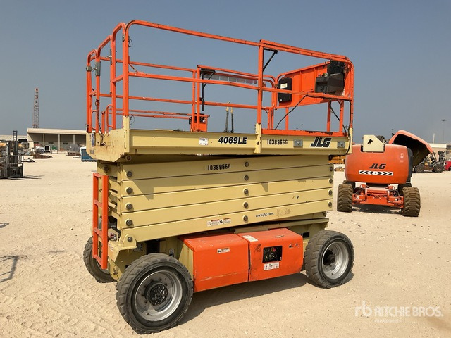 2015 JLG 4069LE Electric Scissor Lift - Ollós emelő: 3 kép. 2015 JLG 4069LE Electric Scissor Lift - Ollós emelő: 3 kép.
