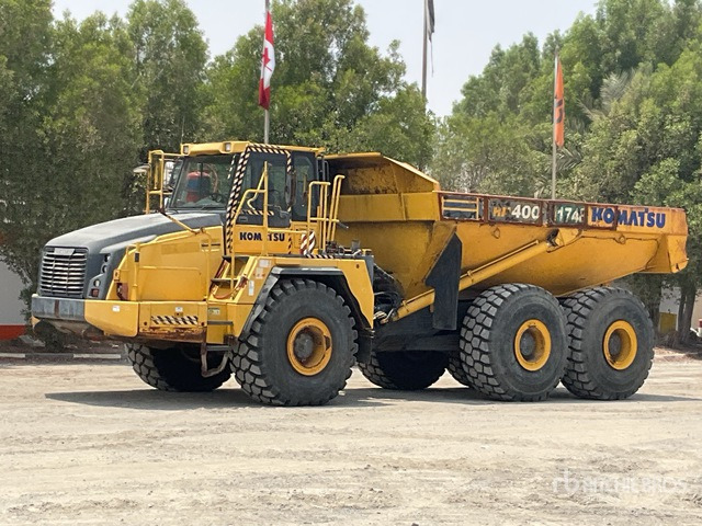2015 Komatsu HM400-3 - Csuklós dömper: 2 kép. 2015 Komatsu HM400-3 - Csuklós dömper: 2 kép.