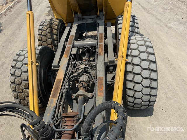 2015 Komatsu HM400-3 - Csuklós dömper: 5 kép. 2015 Komatsu HM400-3 - Csuklós dömper: 5 kép.