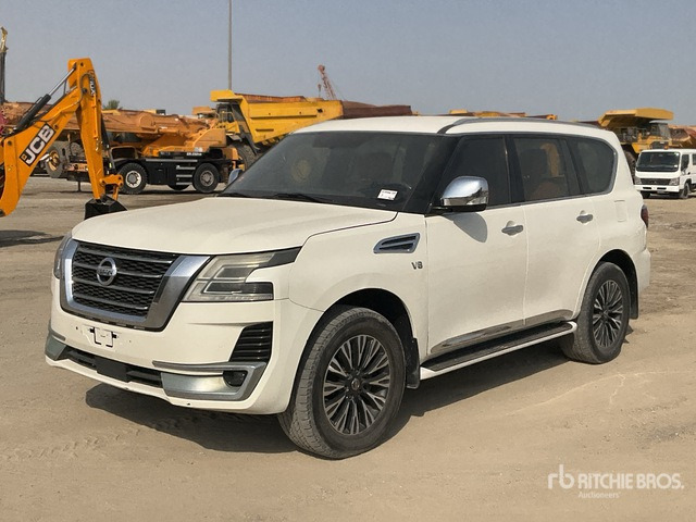 2015 Nissan Patrol Platinum 4x4 SUV - Terepjáró/ SUV: 2 kép. 2015 Nissan Patrol Platinum 4x4 SUV - Terepjáró/ SUV: 2 kép.