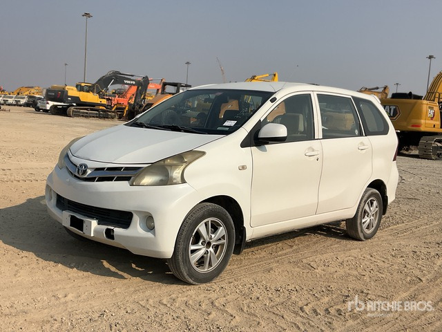 2015 Toyota Avanza Minivan - Autó: 1 kép. 2015 Toyota Avanza Minivan - Autó: 1 kép.