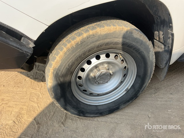 2015 Toyota Prado TX 150L 4x4 SUV - Terepjáró/ SUV: 5 kép. 2015 Toyota Prado TX 150L 4x4 SUV - Terepjáró/ SUV: 5 kép.