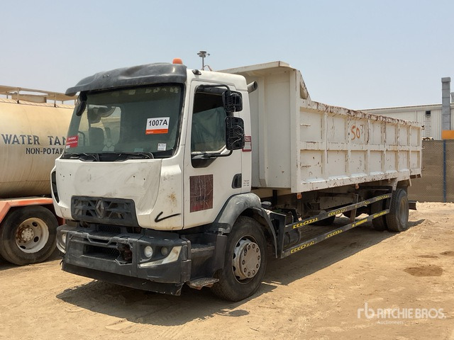 2016 Renault D18 4x2 (Inoperable) S/A Dump Truck - Billenőplatós teherautó: 1 kép. 2016 Renault D18 4x2 (Inoperable) S/A Dump Truck - Billenőplatós teherautó: 1 kép.