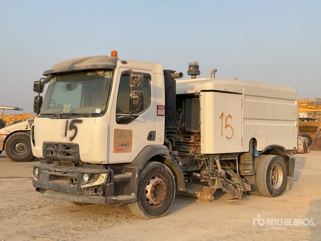 2016 Renault D18 Elgin on Sweeper Truck - Utcaseprő gép: 2 kép. 2016 Renault D18 Elgin on Sweeper Truck - Utcaseprő gép: 2 kép.