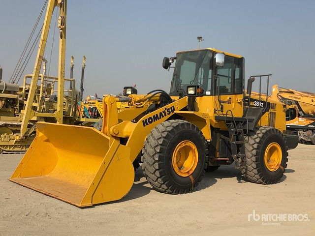 2017 Komatsu WA380Z-6 - Gumikerekes homlokrakodó: 3 kép. 2017 Komatsu WA380Z-6 - Gumikerekes homlokrakodó: 3 kép.