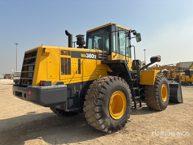 2017 Komatsu WA380Z-6 Wheel Loader - Gumikerekes homlokrakodó: 3 kép. 2017 Komatsu WA380Z-6 Wheel Loader - Gumikerekes homlokrakodó: 3 kép.