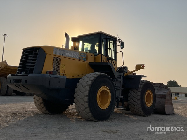 2017 Komatsu WA470-5 - Gumikerekes homlokrakodó: 3 kép. 2017 Komatsu WA470-5 - Gumikerekes homlokrakodó: 3 kép.
