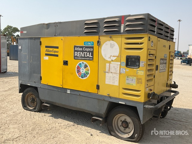 2018 Atlas Copco XAHS950CD7 Mobile (Inoperable) Air Compressor - Légkompresszor: 1 kép. 2018 Atlas Copco XAHS950CD7 Mobile (Inoperable) Air Compressor - Légkompresszor: 1 kép.