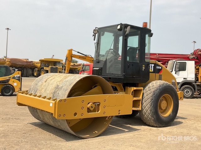 2018 Cat CS533E - Talajtömörítő: 1 kép. 2018 Cat CS533E - Talajtömörítő: 1 kép.