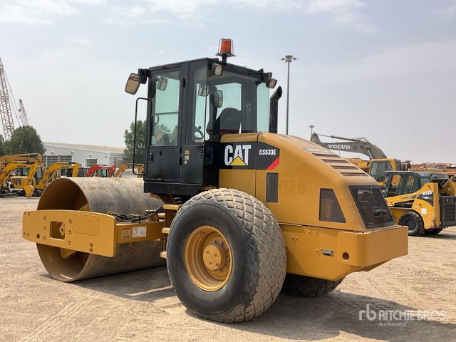 2018 Cat CS533E - Talajtömörítő: 3 kép. 2018 Cat CS533E - Talajtömörítő: 3 kép.