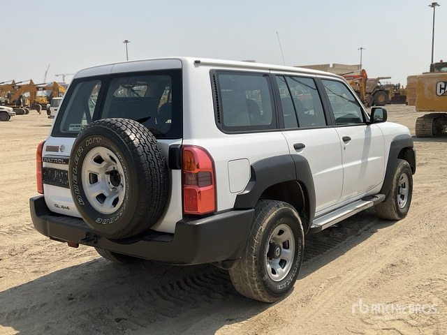 2018 Nissan Patrol GL 4x4 SUV - Terepjáró/ SUV: 3 kép. 2018 Nissan Patrol GL 4x4 SUV - Terepjáró/ SUV: 3 kép.