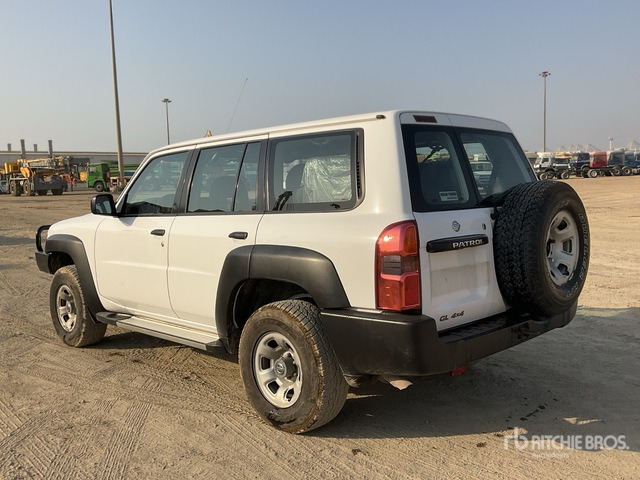 2018 Nissan Patrol GL 4x4 SUV - Terepjáró/ SUV: 4 kép. 2018 Nissan Patrol GL 4x4 SUV - Terepjáró/ SUV: 4 kép.