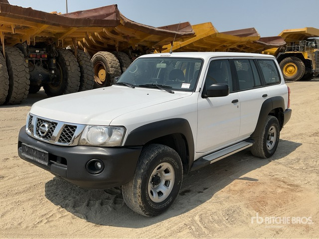 2018 Nissan Patrol GL 4x4 SUV - Terepjáró/ SUV: 2 kép. 2018 Nissan Patrol GL 4x4 SUV - Terepjáró/ SUV: 2 kép.