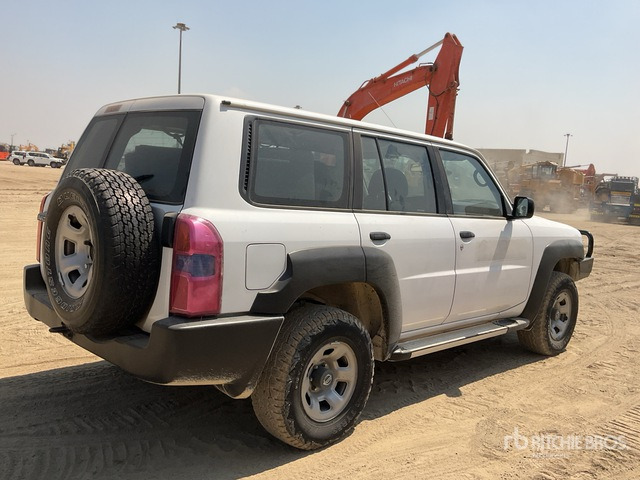 2018 Nissan Patrol GL 4x4 SUV - Terepjáró/ SUV: 3 kép. 2018 Nissan Patrol GL 4x4 SUV - Terepjáró/ SUV: 3 kép.